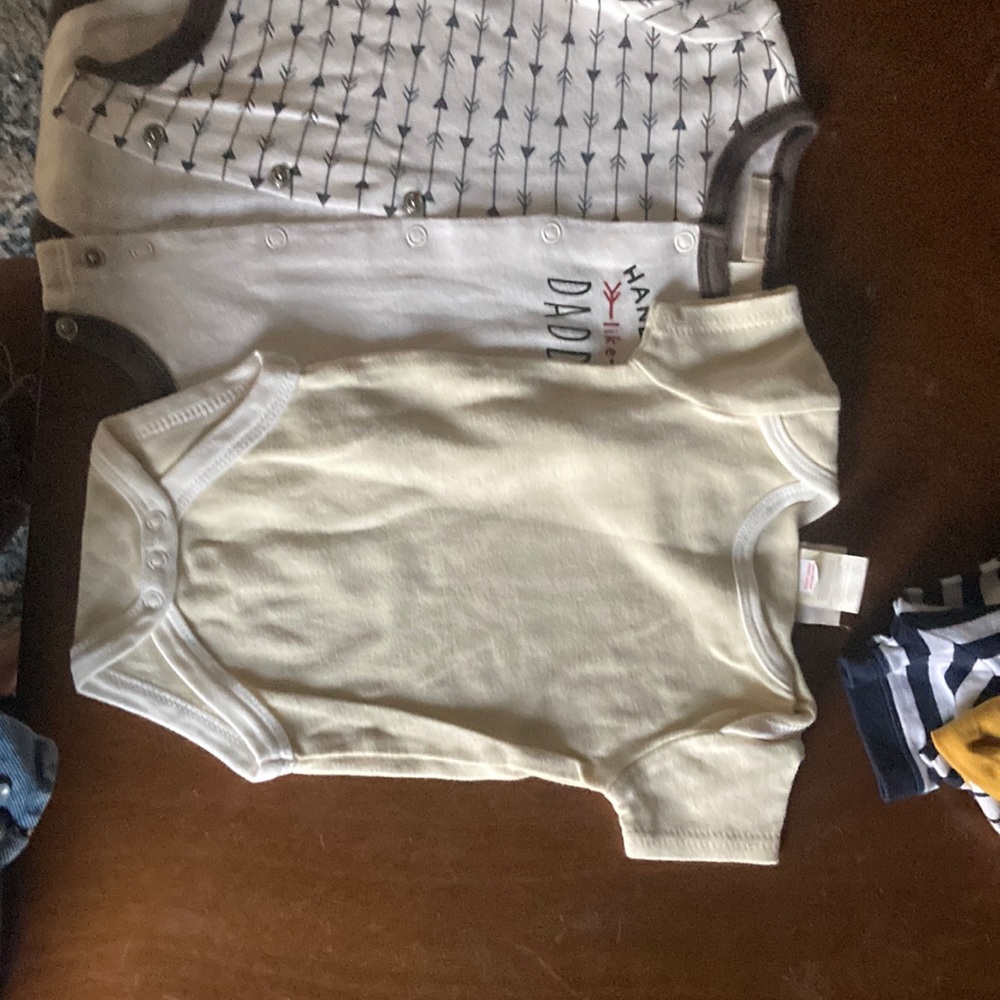 5 pieces of clothings for 6-12 month olds